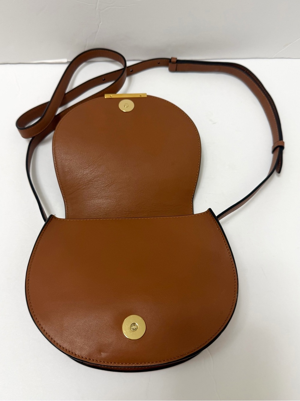 Cuyana Mini Saddle Leather Crossbody Bag in Caramel - Picture 12 of 16